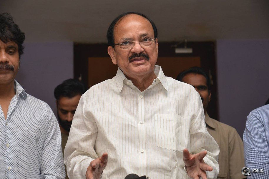 Venkaiah-Naidu-at-Om-Namo-Venkatesaya-Movie-Special-Show